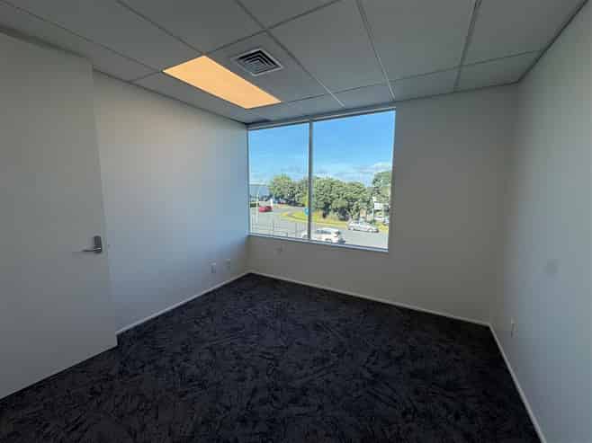 Mt Wellington Sublease with 2 Parks
