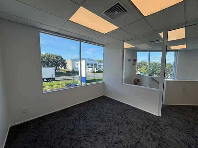 Mt Wellington Sublease with 2 Parks