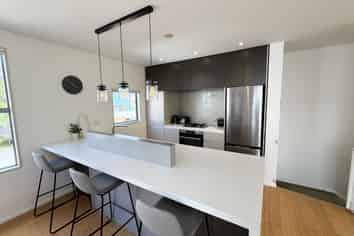 59 Saddleback Grove, Karori