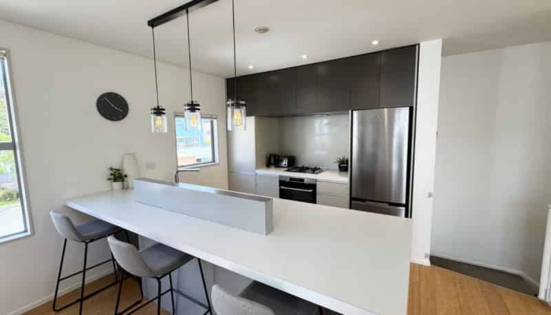 59 Saddleback Grove, Karori