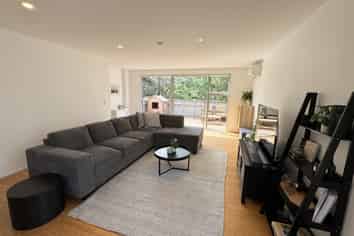 59 Saddleback Grove, Karori