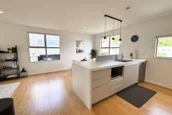 59 Saddleback Grove, Karori