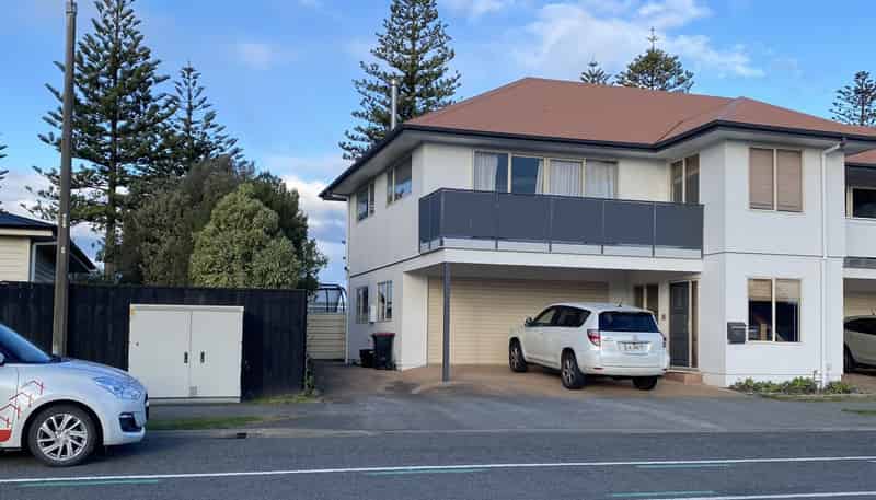 100 Te Awa Avenue, Te Awa
