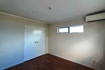 12B The Centre, Waipu