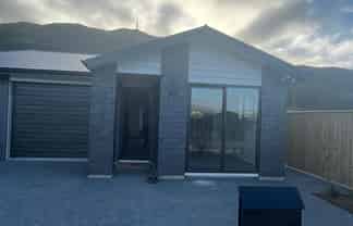 56 Hokioi Drive, Porirua