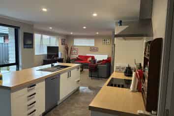 14  Raby Lane, Pyes Pa