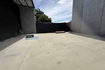 Office & warehouse space in an accessible location