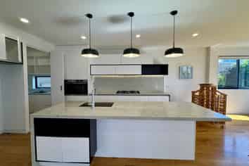 55  Te Oneroa Way , Long Bay