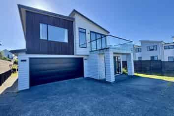 55  Te Oneroa Way , Long Bay