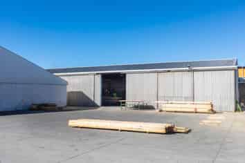 Investment & Owner occupier - $372psqm land/buildings 