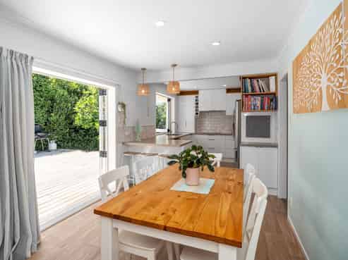 84  Princess Road, Bellevue