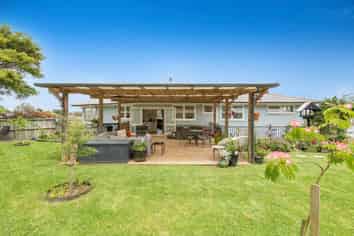 22 Downer Street, Helensville