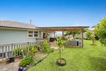 22 Downer Street, Helensville