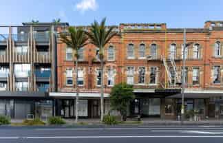 CHARACTER LIVE/WORK WITH TWO CARPARKS INCLUDED