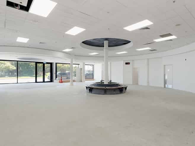 Substantial Mount Land & Buildings