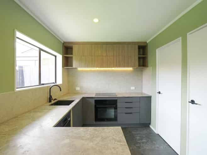 2/6B Youngs Road, Papakura