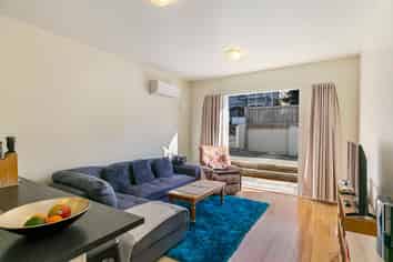 91A Queens Drive, Lyall Bay