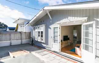 91A Queens Drive, Lyall Bay