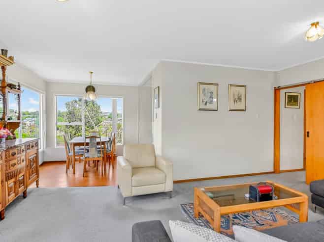 220 Glamorgan Drive, Northcross