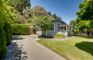 7 Main Street, Hospital Hill