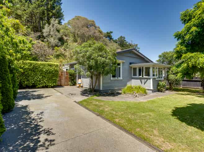 7 Main Street, Hospital Hill