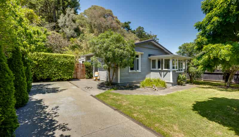 7 Main Street, Hospital Hill