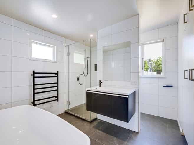 7 Main Street, Hospital Hill