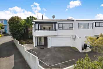 2/8 City View Terrace, Birkenhead