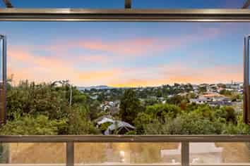 2/8 City View Terrace, Birkenhead