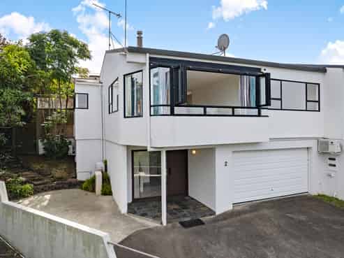 2/8 City View Terrace, Birkenhead