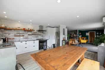 525 Valley Road, Kaiwaka