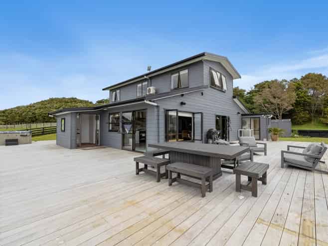525 Valley Road, Kaiwaka