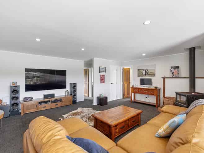 525 Valley Road, Kaiwaka