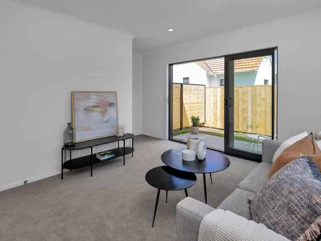 1B Simons Street, Kensington