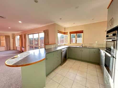 27 Bucklands Crescent, Papamoa