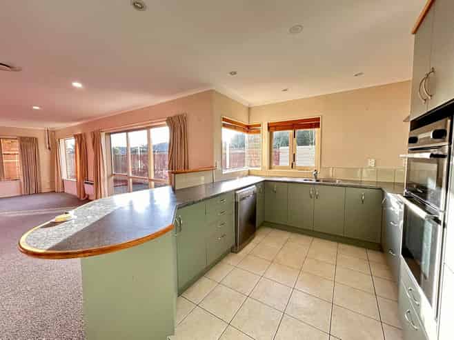 27 Bucklands Crescent, Papamoa