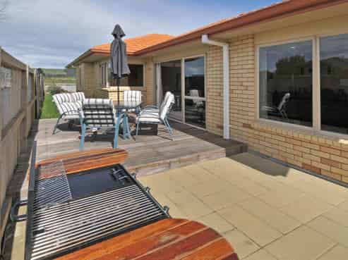 27 Bucklands Crescent, Papamoa