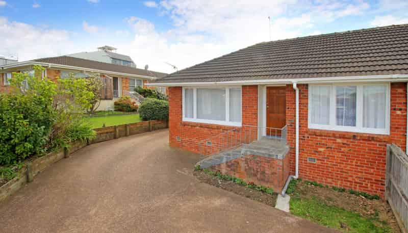 2/122 Lake Road, Belmont