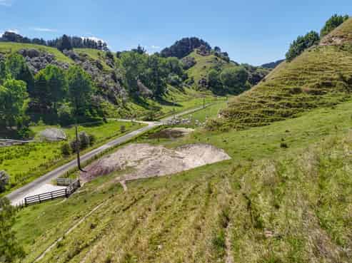 52 Longacre Road, Okoia