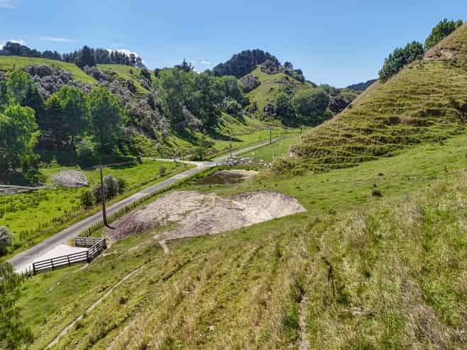 52 Longacre Road, Okoia