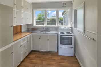 32 Devon Crescent, Bulls