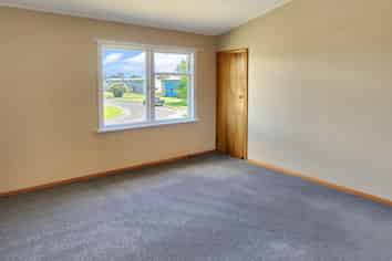 32 Devon Crescent, Bulls