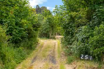 251 Coast Road, Warrington