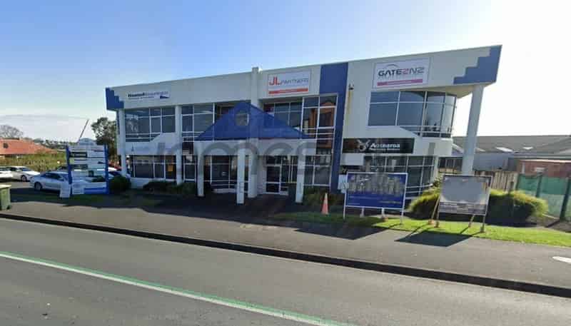 1A/129 Onewa Road, Northcote