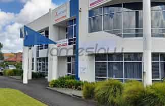 Refurbished BIRKENHEAD Office 270m2 & 8 parks