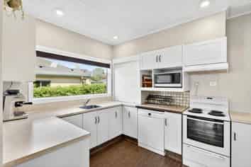 16 Brookvale Road, Havelock North