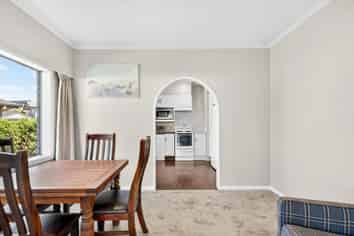 16 Brookvale Road, Havelock North