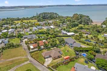 48 Omana Avenue, Helensville