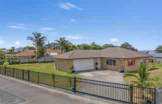 48 Omana Avenue, Helensville