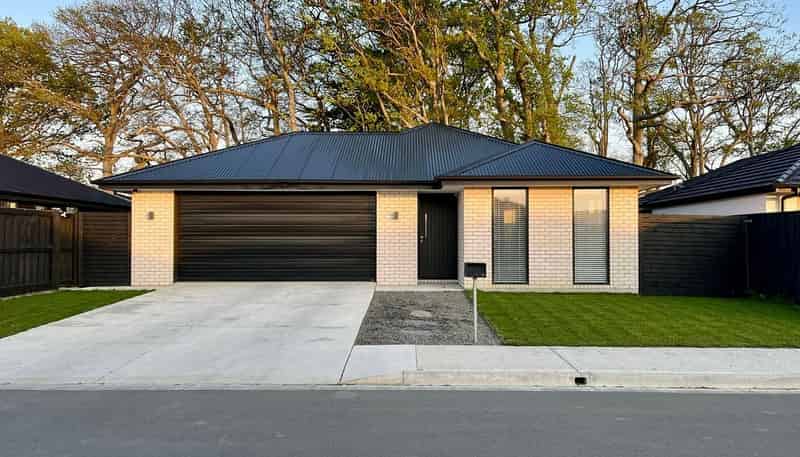 23 Crossley Avenue, Woodend